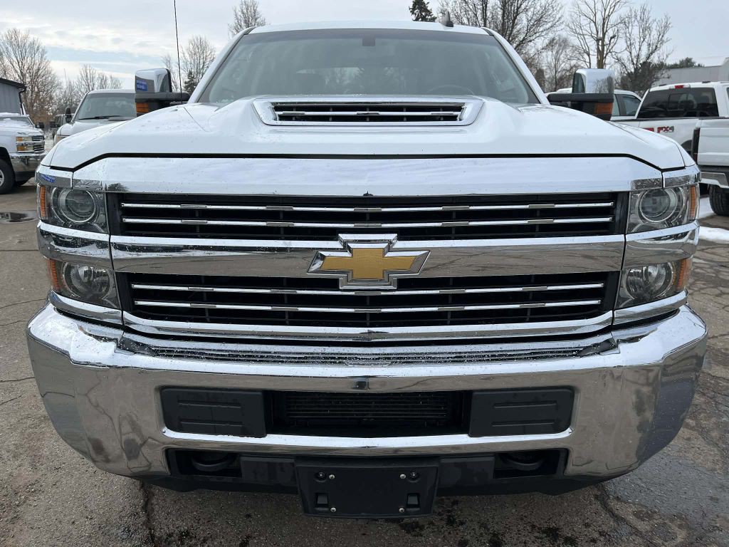 2017 Chevrolet Silverado 1500 Image 3