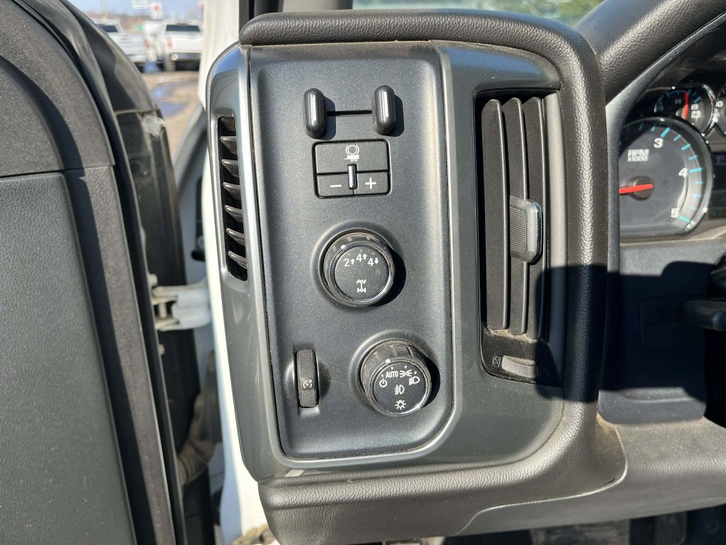 2018 Chevrolet Silverado 1500 Image 11