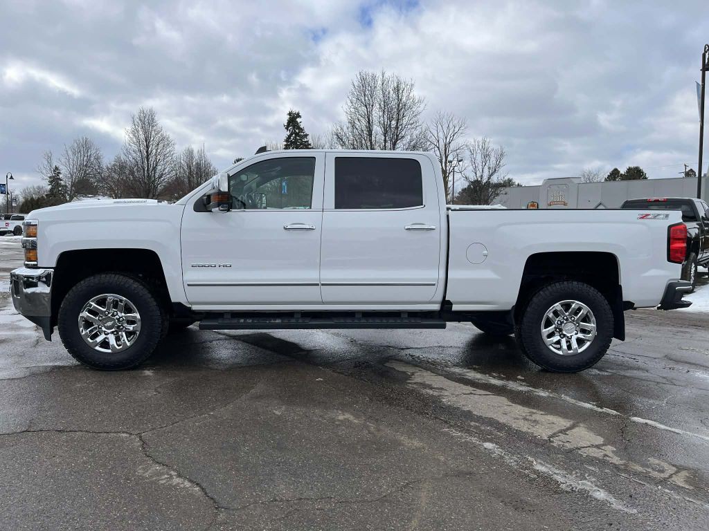2017 Chevrolet Silverado 1500 Image 1