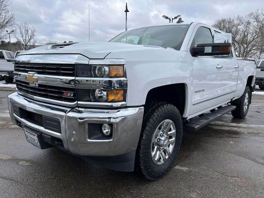 2017 Chevrolet Silverado 1500 Image 2