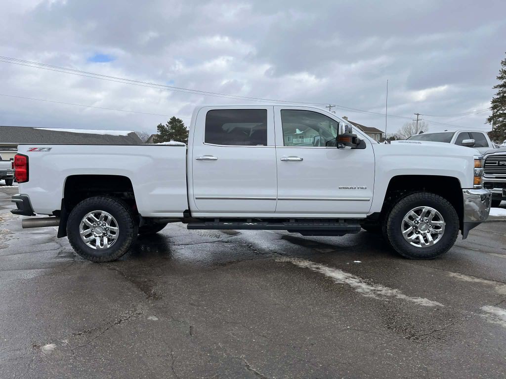 2017 Chevrolet Silverado 1500 Image 5