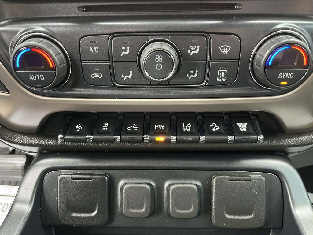 2018 GMC Sierra 3500 Image 26