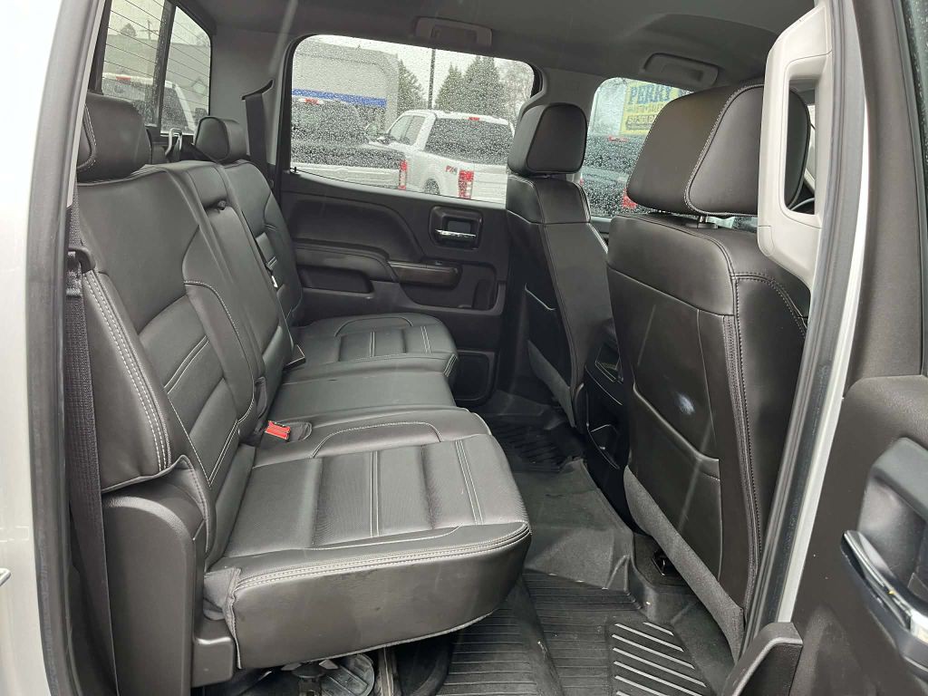 2018 GMC Sierra 3500 Image 32