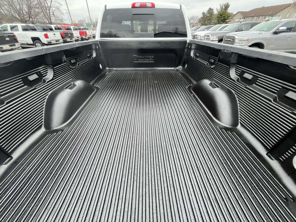 2018 Chevrolet Silverado 1500 Image 8