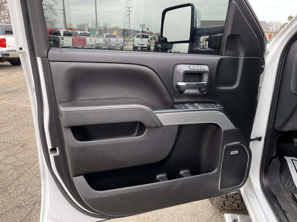 2018 Chevrolet Silverado 1500 Image 18