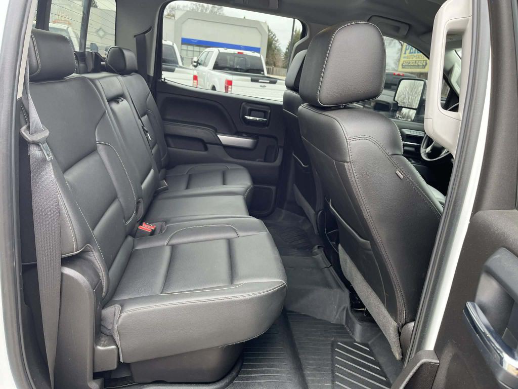 2018 Chevrolet Silverado 1500 Image 32