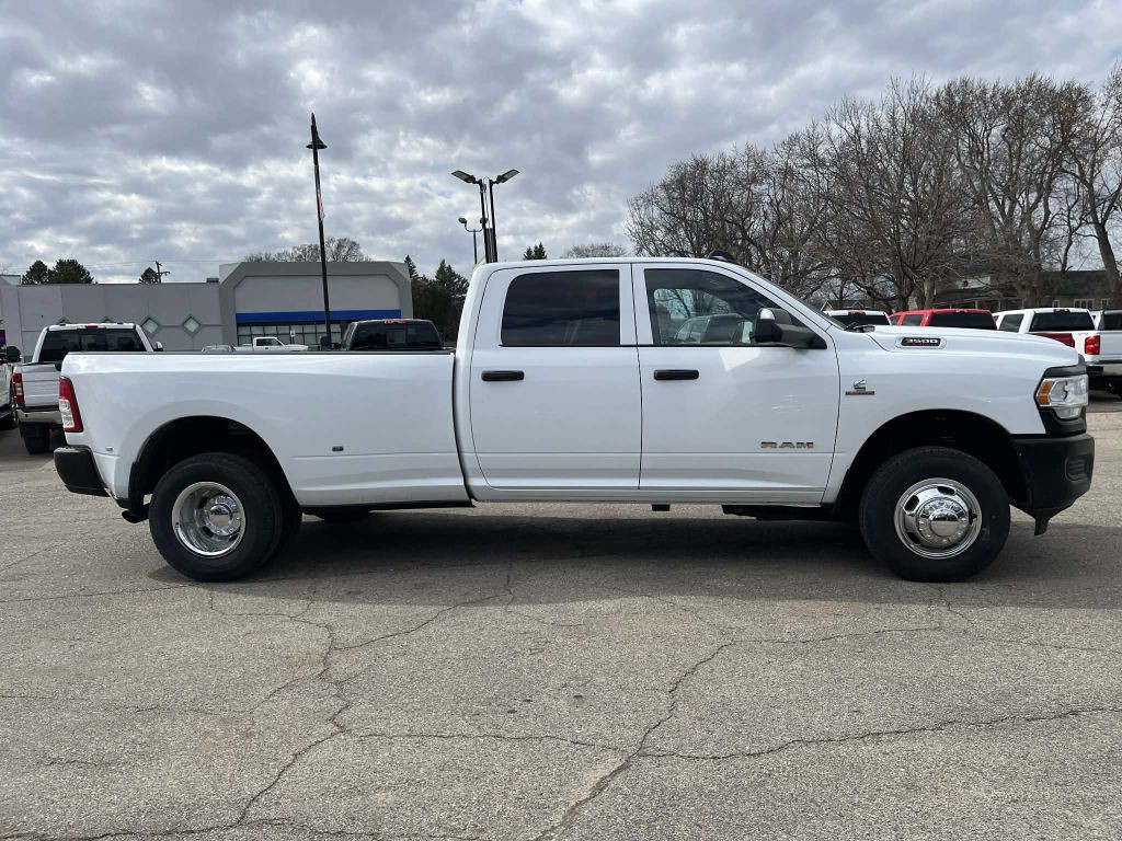 2022 RAM 3500 Image 5