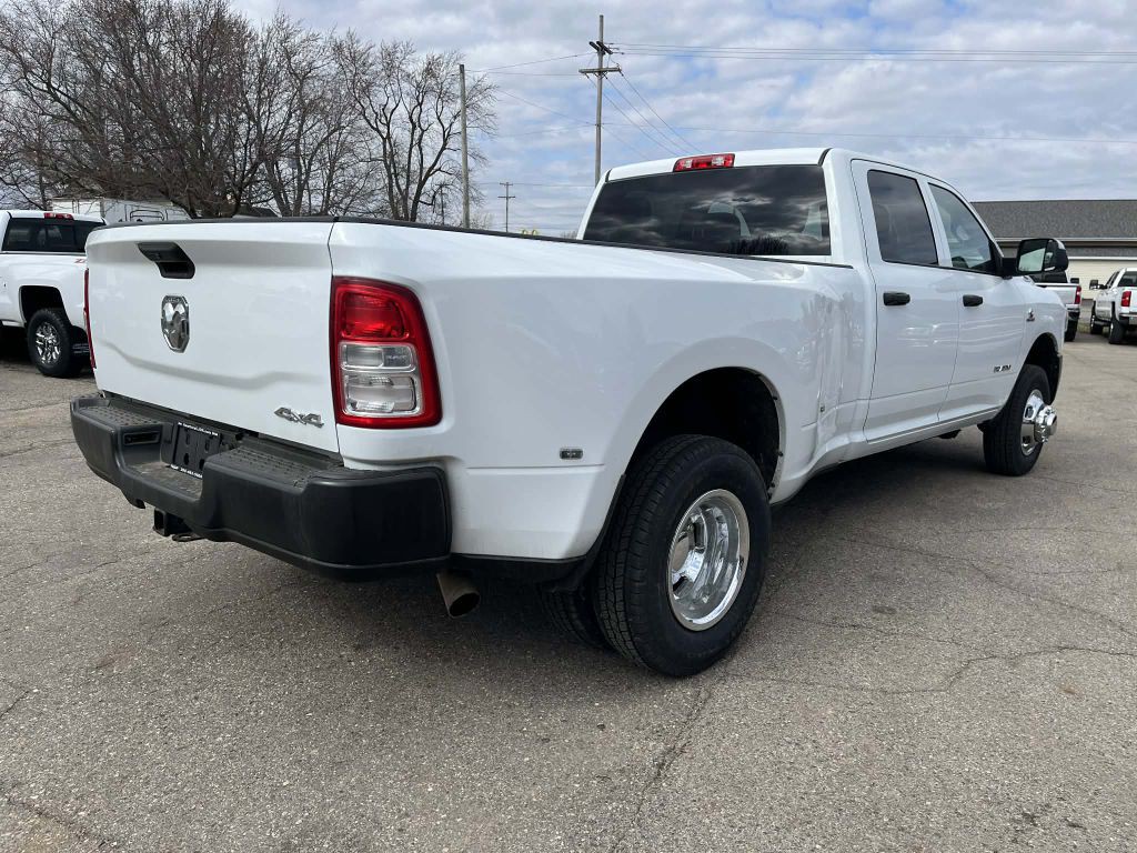 2022 RAM 3500 Image 6