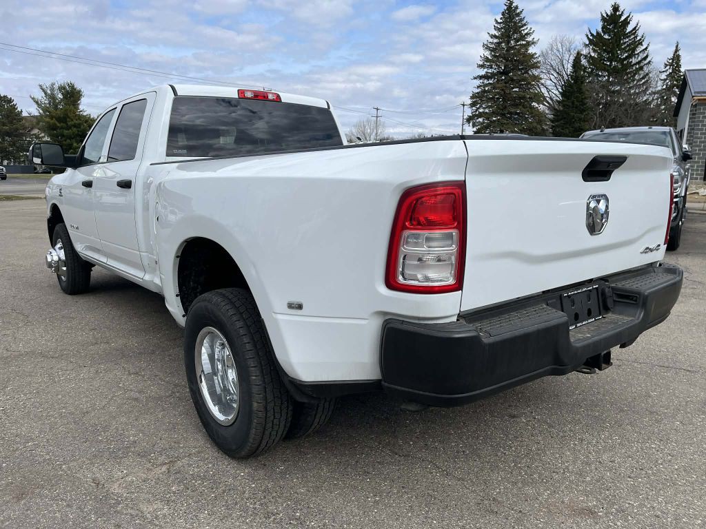 2022 RAM 3500 Image 9