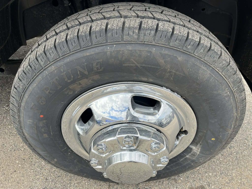 2022 RAM 3500 Image 15