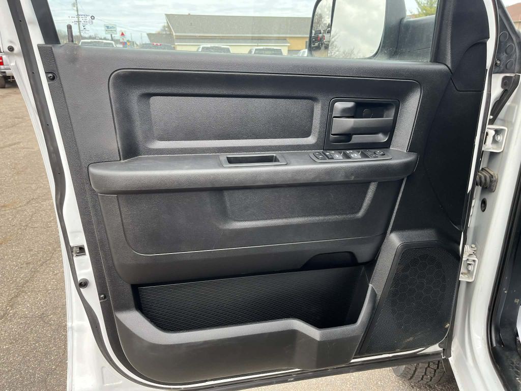 2022 RAM 3500 Image 18