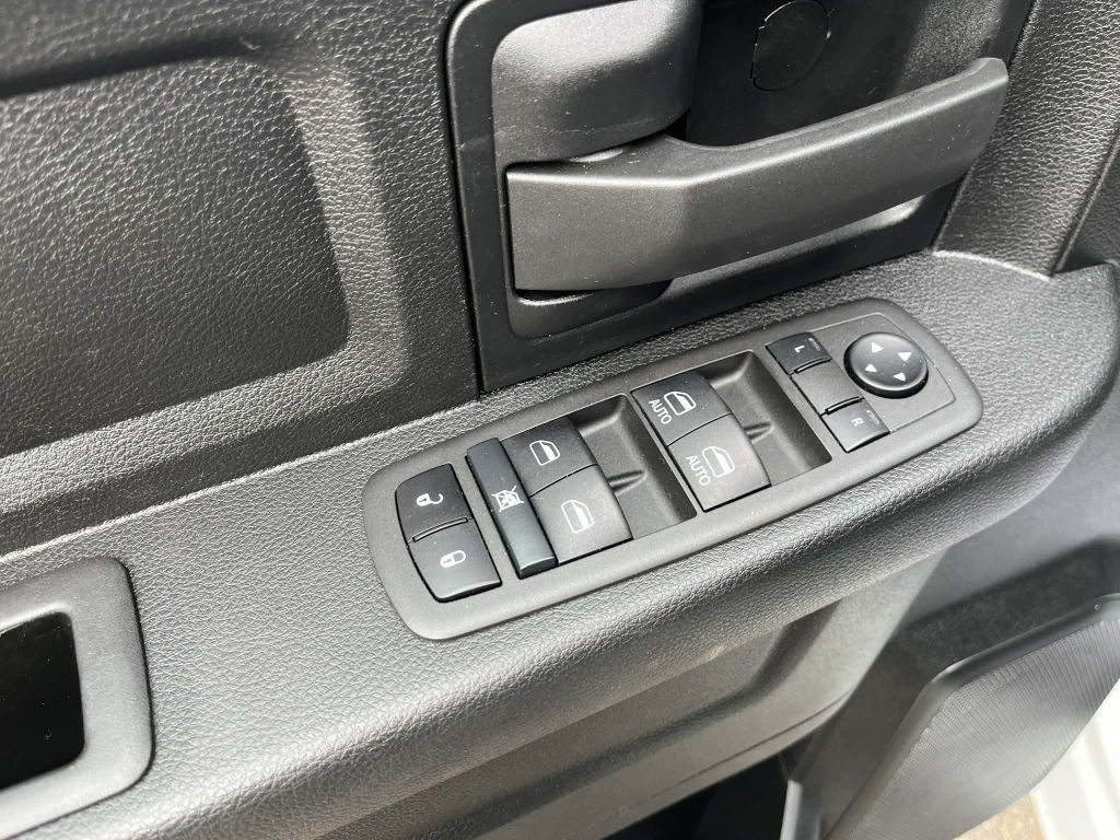 2022 RAM 3500 Image 19