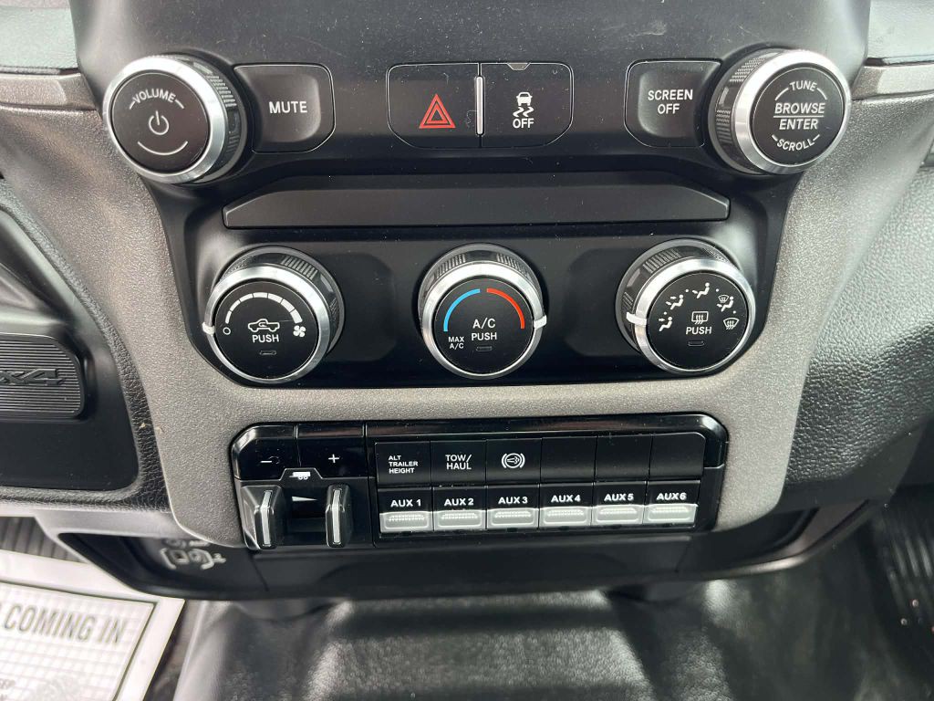 2022 RAM 3500 Image 23