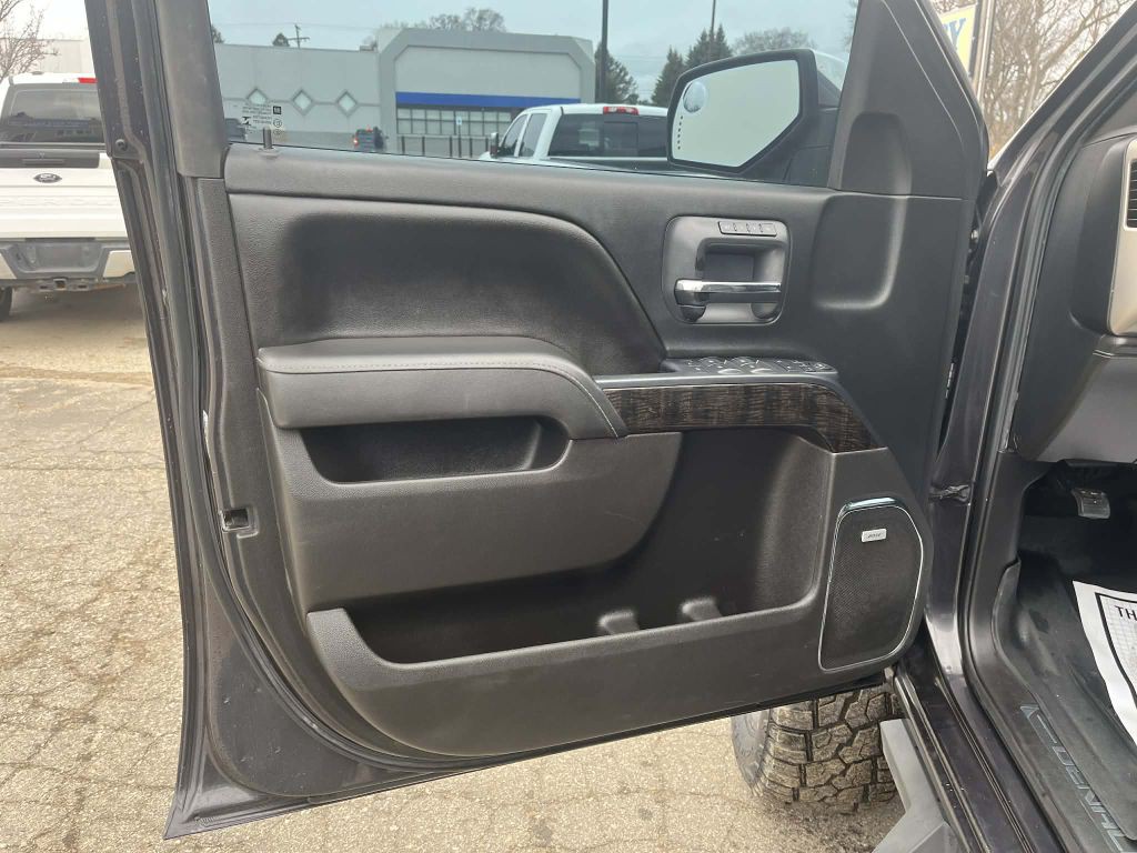 2016 GMC Sierra 2500 Image 18