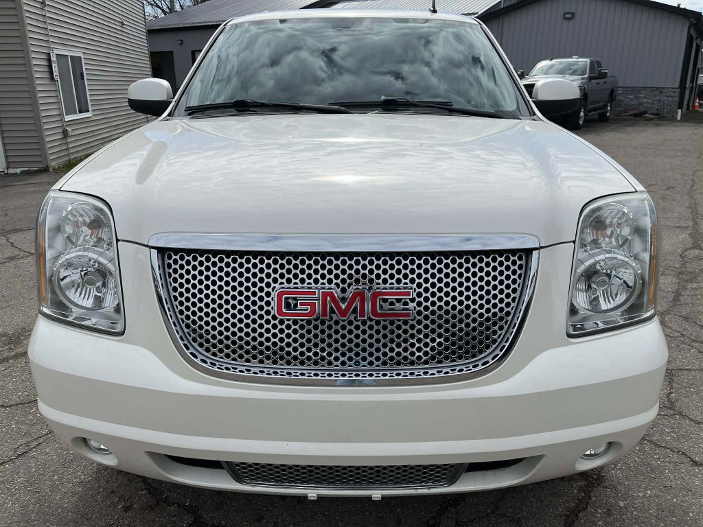 2014 GMC Yukon Image 3
