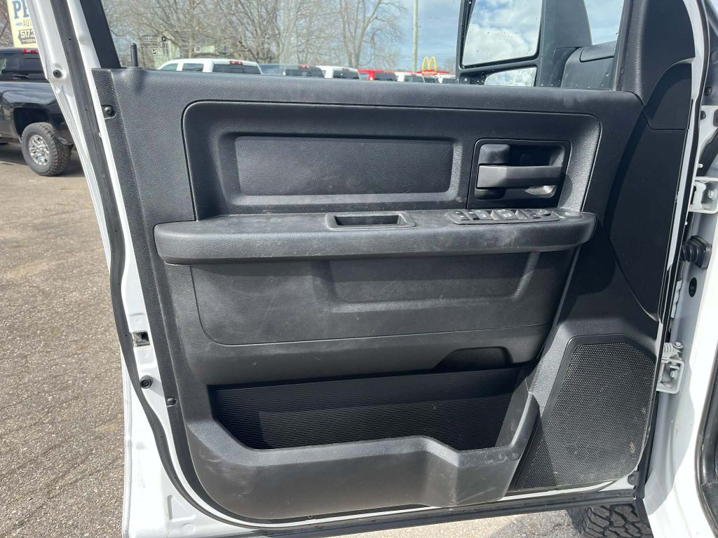 2023 RAM 3500 Image 14