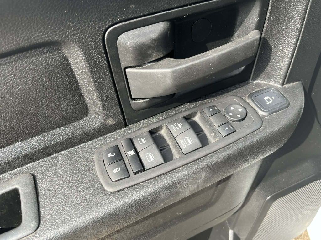 2023 RAM 3500 Image 15