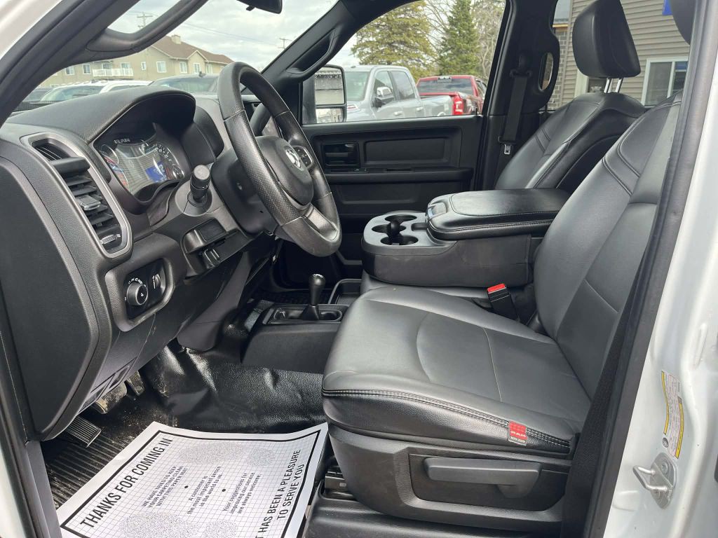 2023 RAM 3500 Image 16