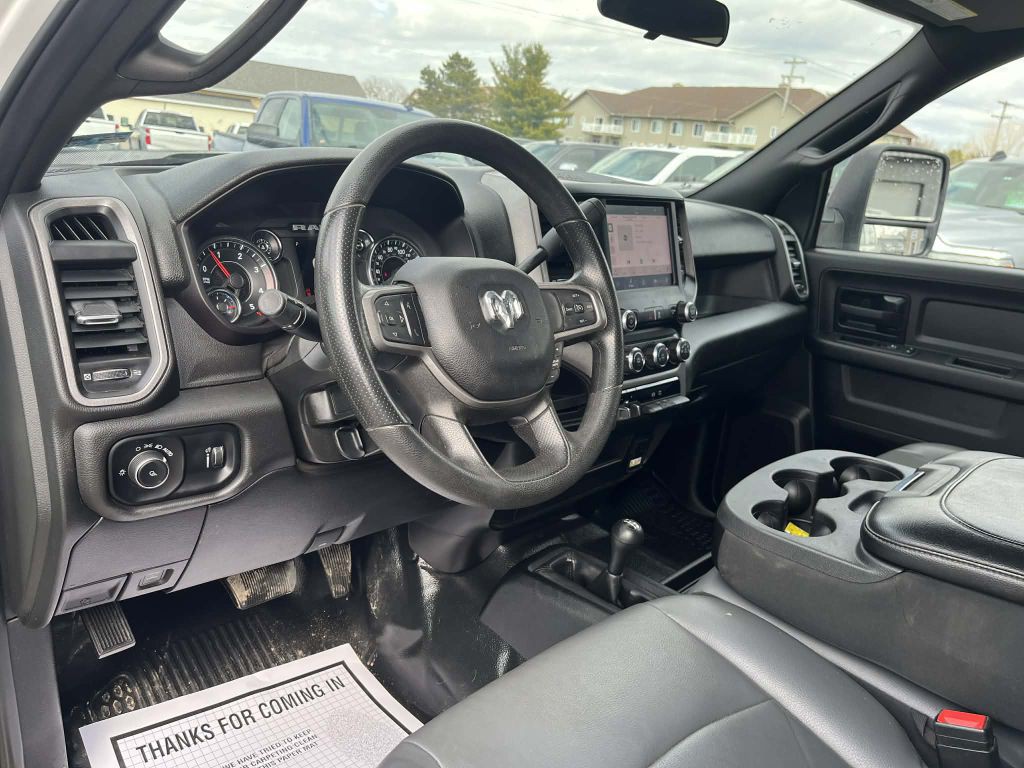 2023 RAM 3500 Image 17