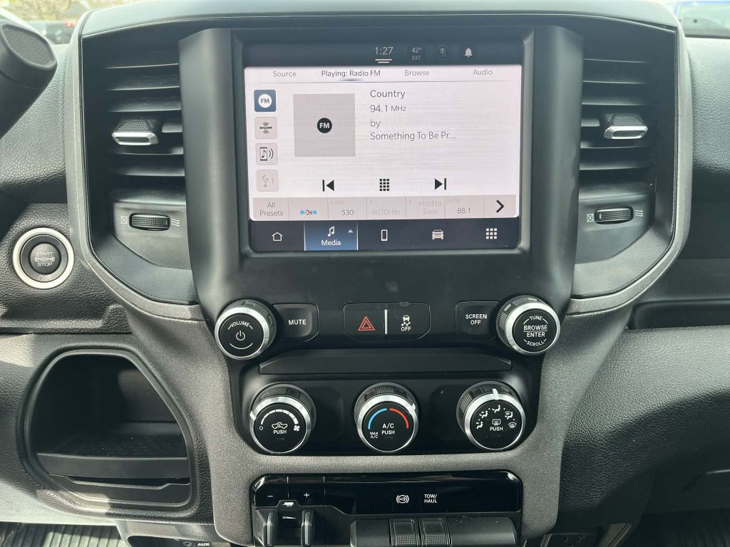 2023 RAM 3500 Image 19