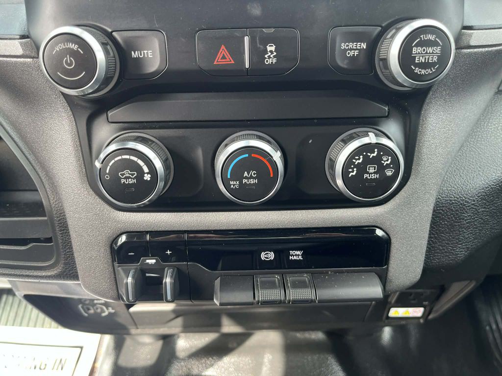 2023 RAM 3500 Image 22