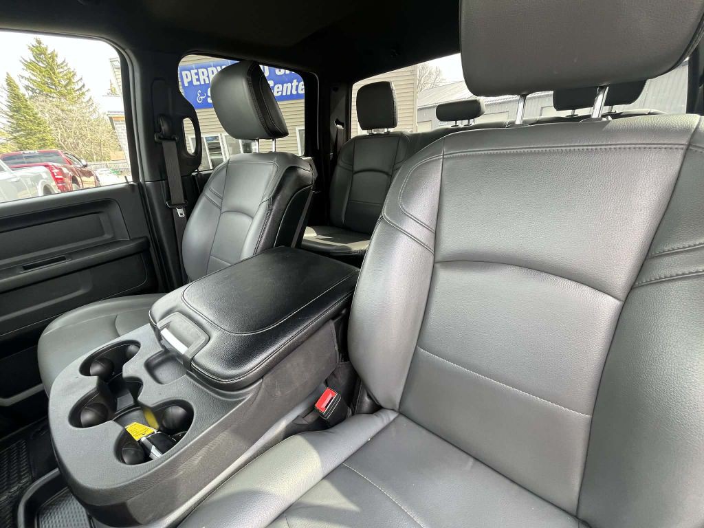 2023 RAM 3500 Image 23