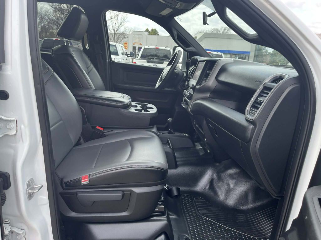 2023 RAM 3500 Image 26