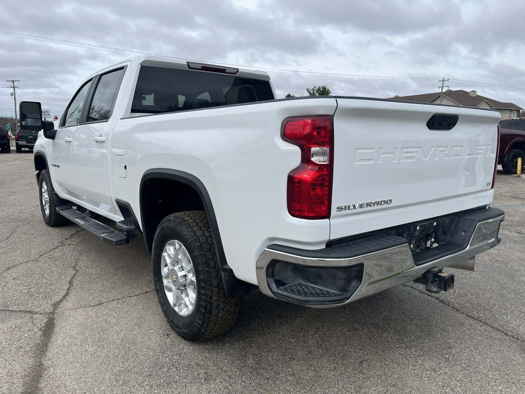 2022 Chevrolet Silverado 1500 Image 9