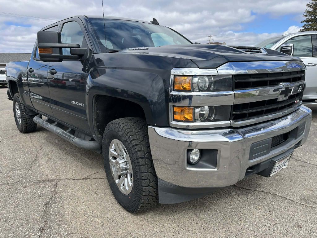 2018 Chevrolet Silverado 1500 Image 2