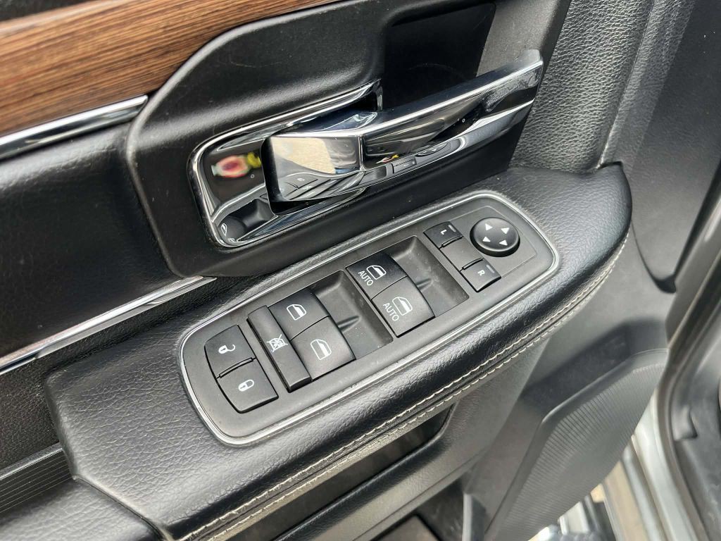 2013 RAM 2500 Image 19