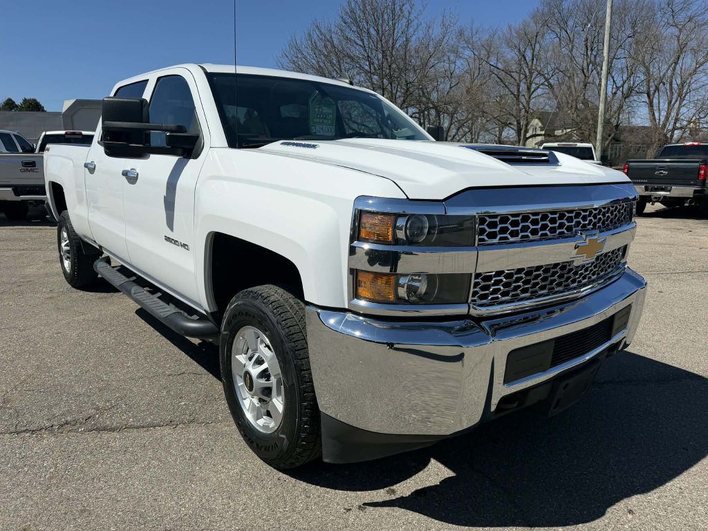 2019 Chevrolet Silverado 1500 Image 2