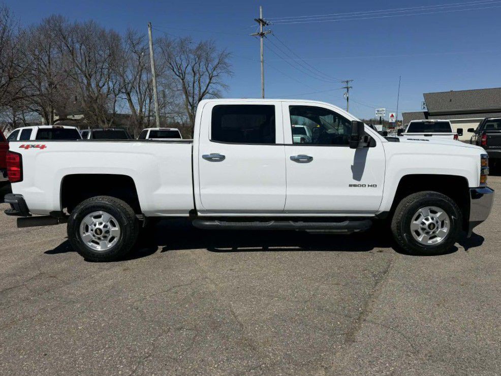 2019 Chevrolet Silverado 1500 Image 1