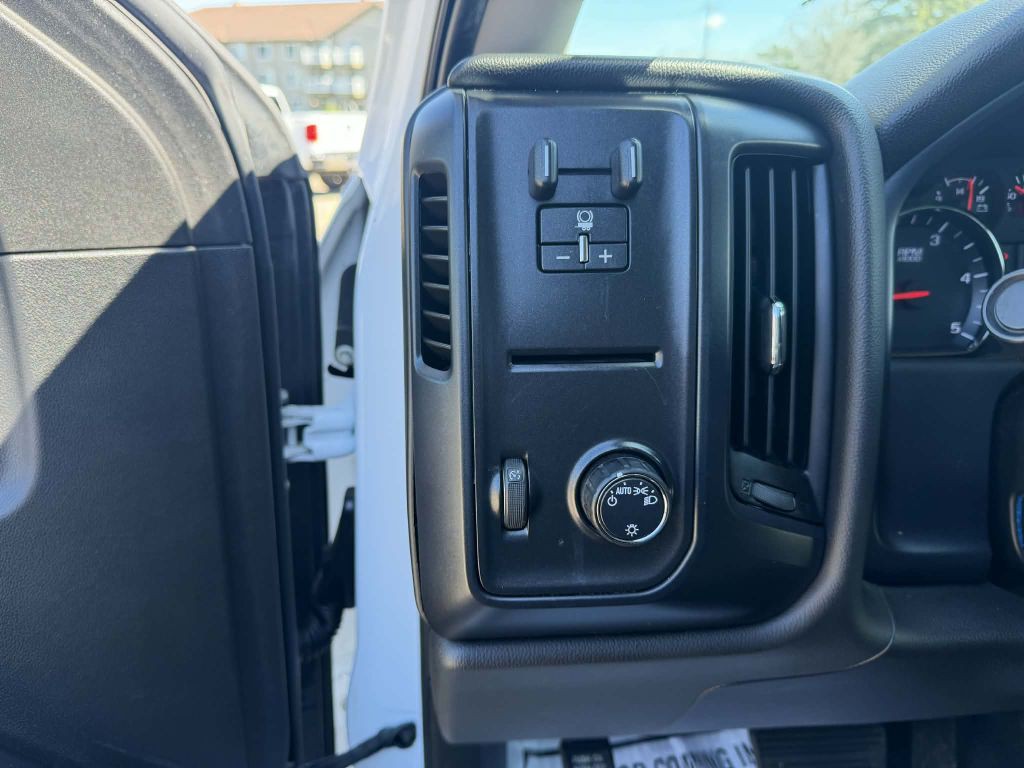 2019 Chevrolet Silverado 1500 Image 16