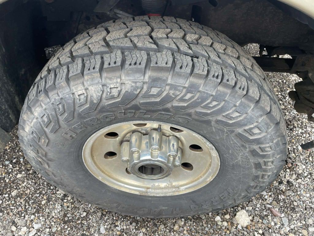 2002 Ford Excursion Image 11