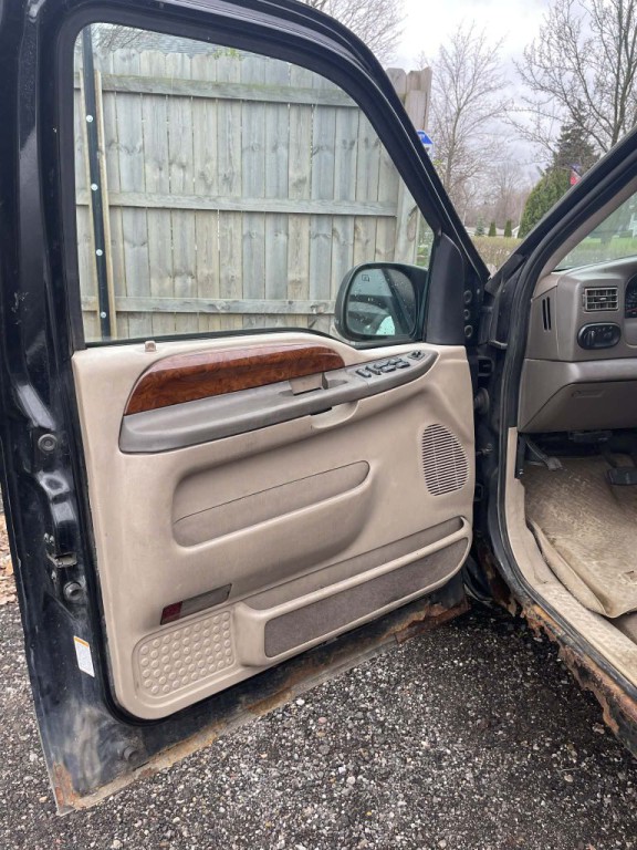 2002 Ford Excursion Image 13