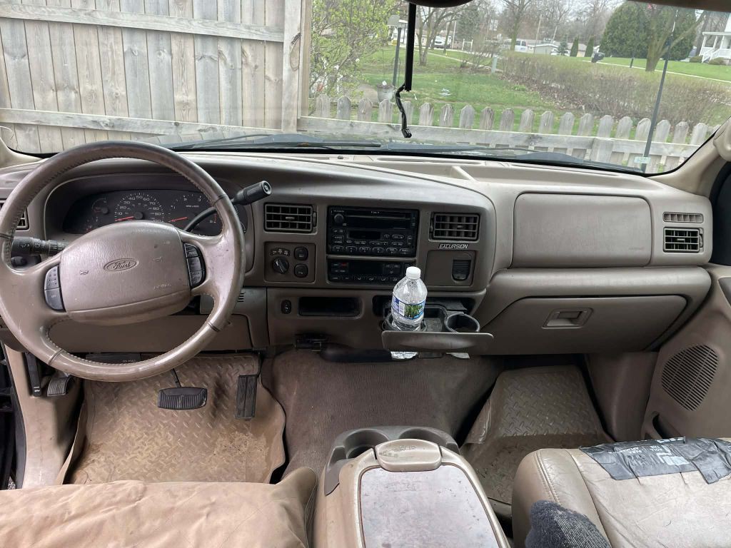 2002 Ford Excursion Image 15