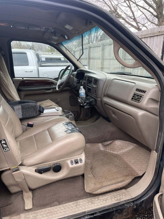 2002 Ford Excursion Image 16