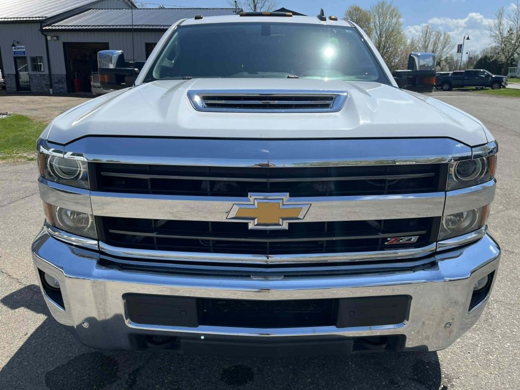 2018 Chevrolet Silverado 1500 Image 3