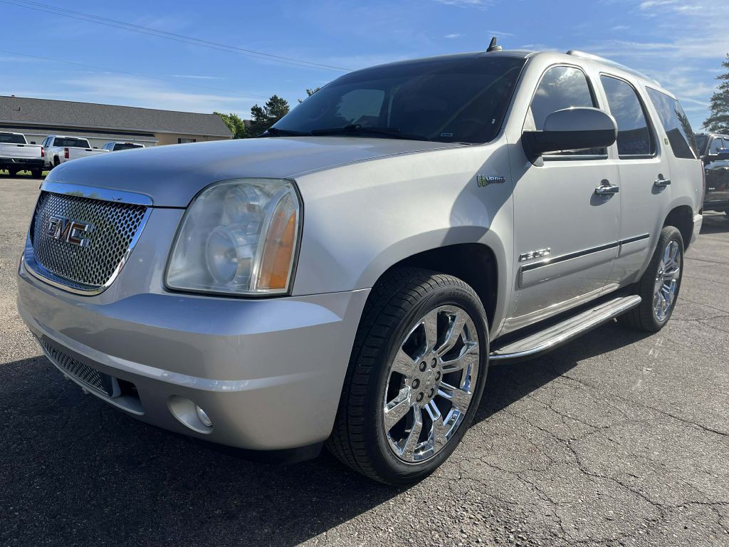 2011 GMC Yukon Image 2