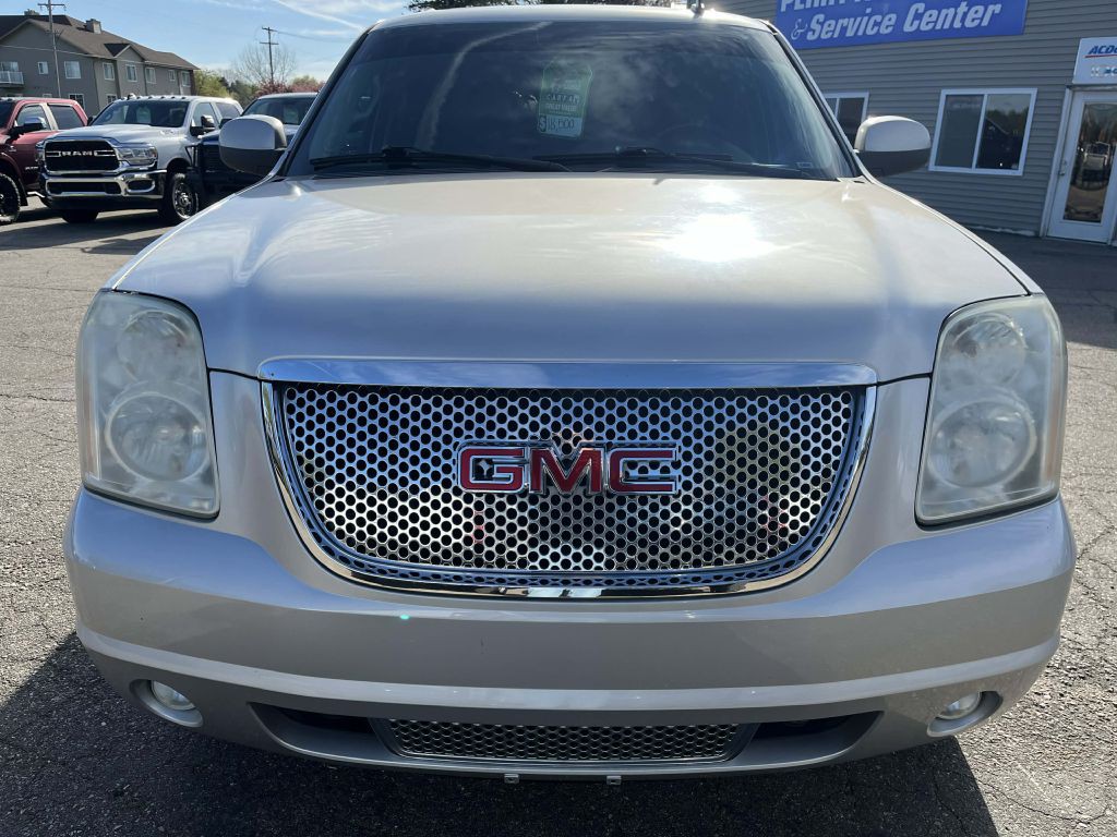2011 GMC Yukon Image 3