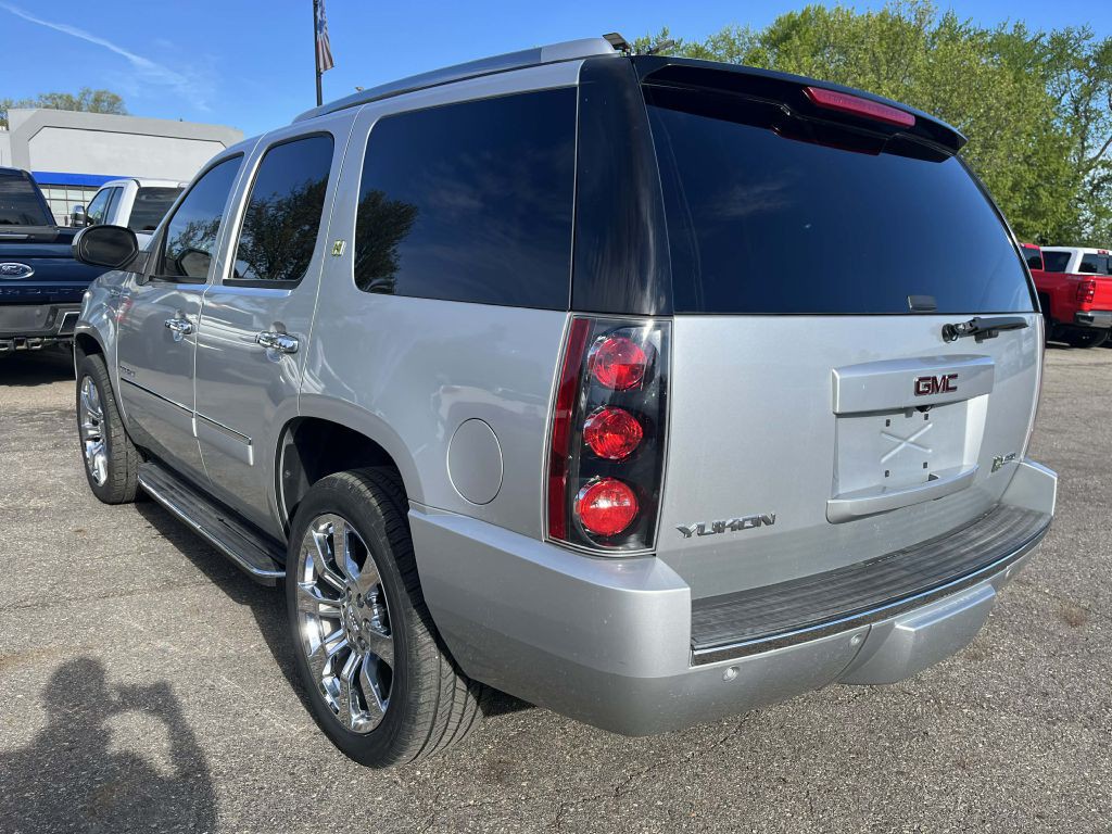 2011 GMC Yukon Image 9