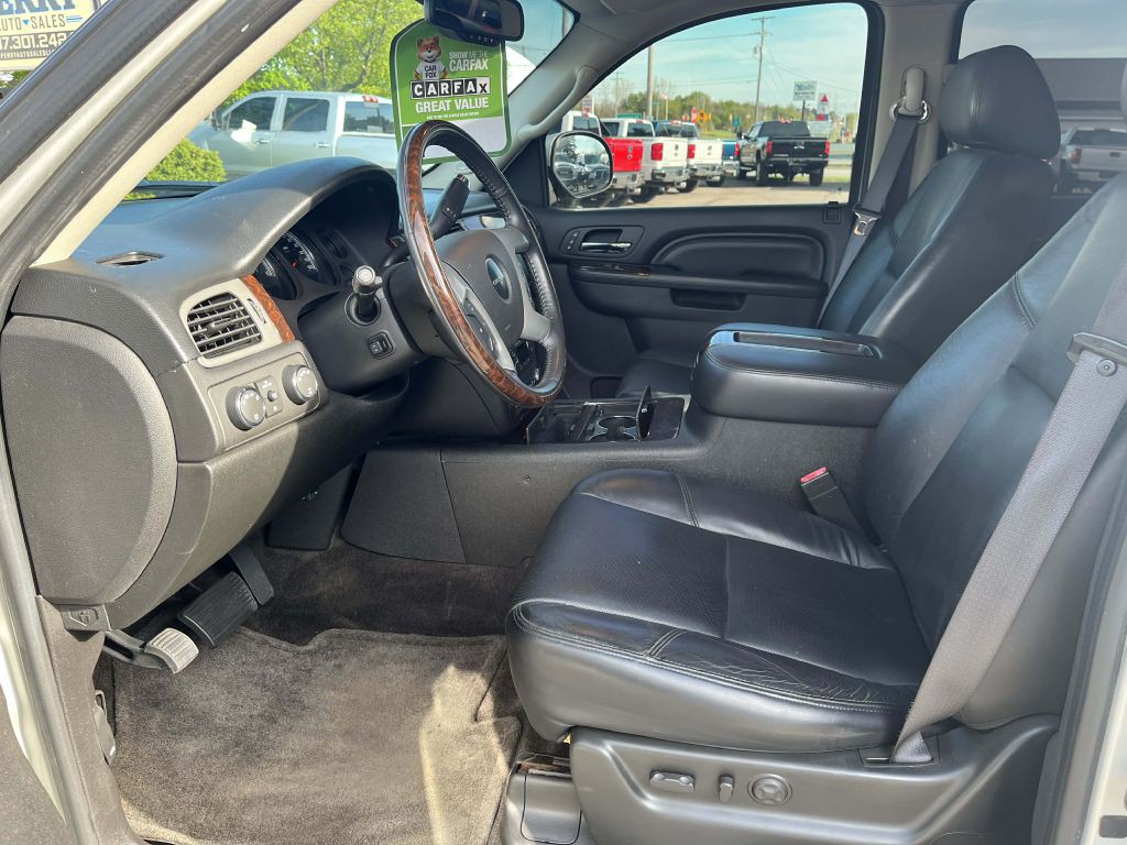 2011 GMC Yukon Image 24