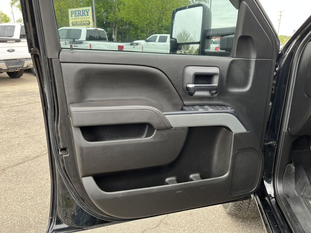 2018 Chevrolet Silverado 1500 Image 18