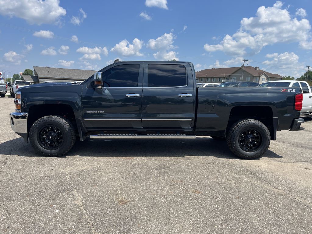 2018 Chevrolet Silverado 1500 Image 1