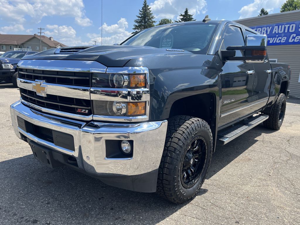 2018 Chevrolet Silverado 1500 Image 2