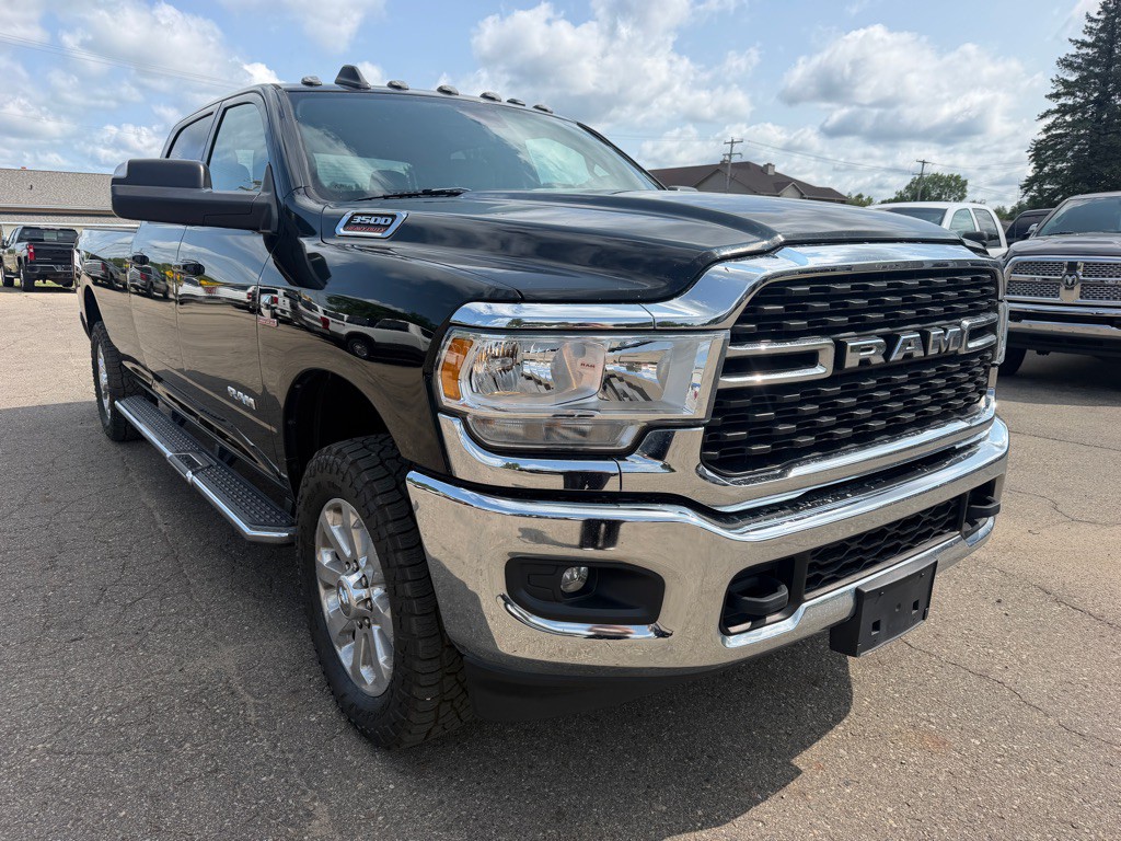 2022 RAM 3500 Image 4