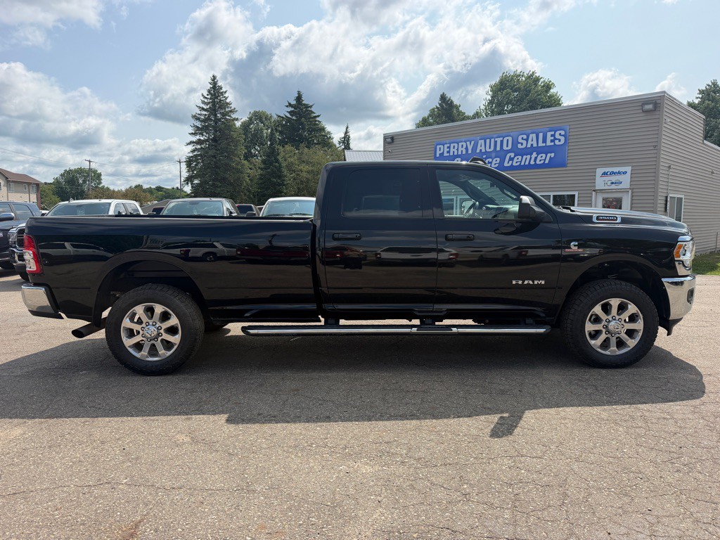 2022 RAM 3500 Image 5