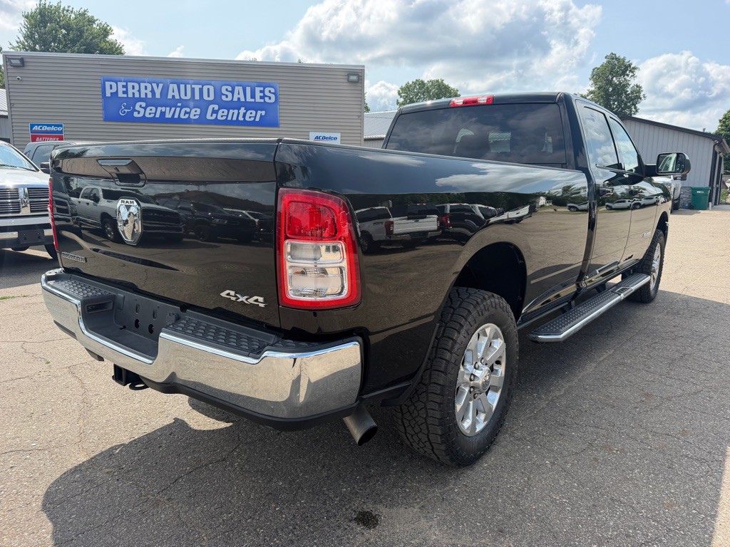 2022 RAM 3500 Image 6