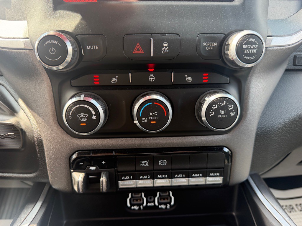2022 RAM 3500 Image 19