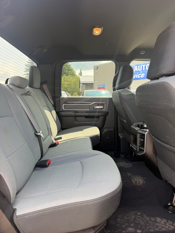 2022 RAM 3500 Image 22